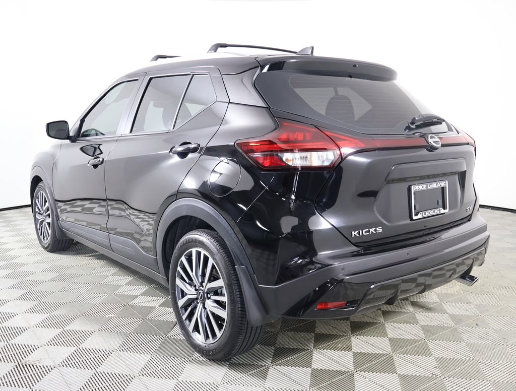 Used 2024 Nissan Kicks SV w/ Exterior Package image 4