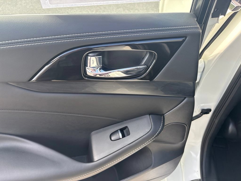 Certified 2023 Nissan Maxima Platinum w/ Sport Mat Group FWD image 24