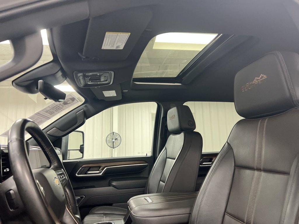 Used 2024 Chevrolet Silverado 2500 High Country w/ Technology Package AWD/4WD image 20