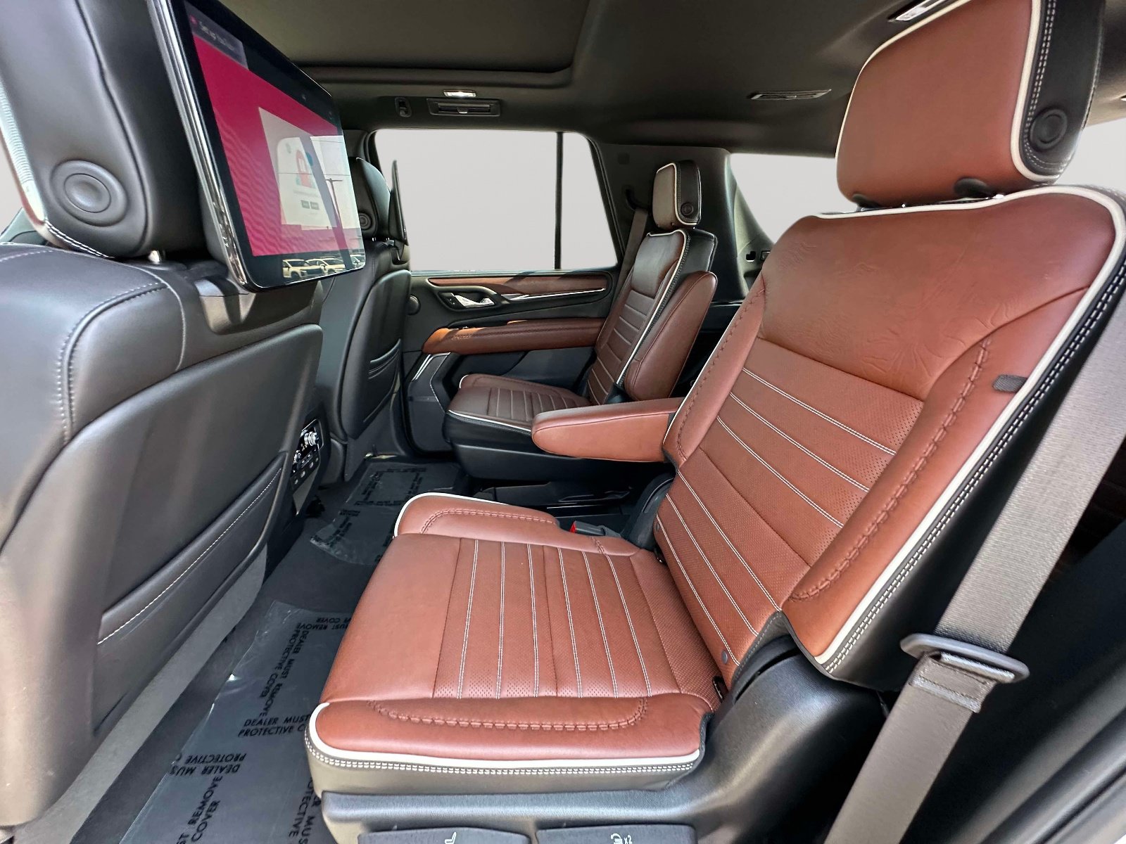 Used 2023 GMC Yukon Denali Ultimate w/ LPO, Floor Liner Package AWD/4WD image 32