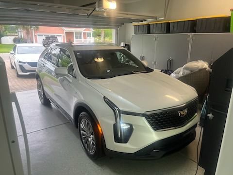 Certified 2025 Cadillac XT4 Premium Luxury w/ Technology Package FWD image 4
