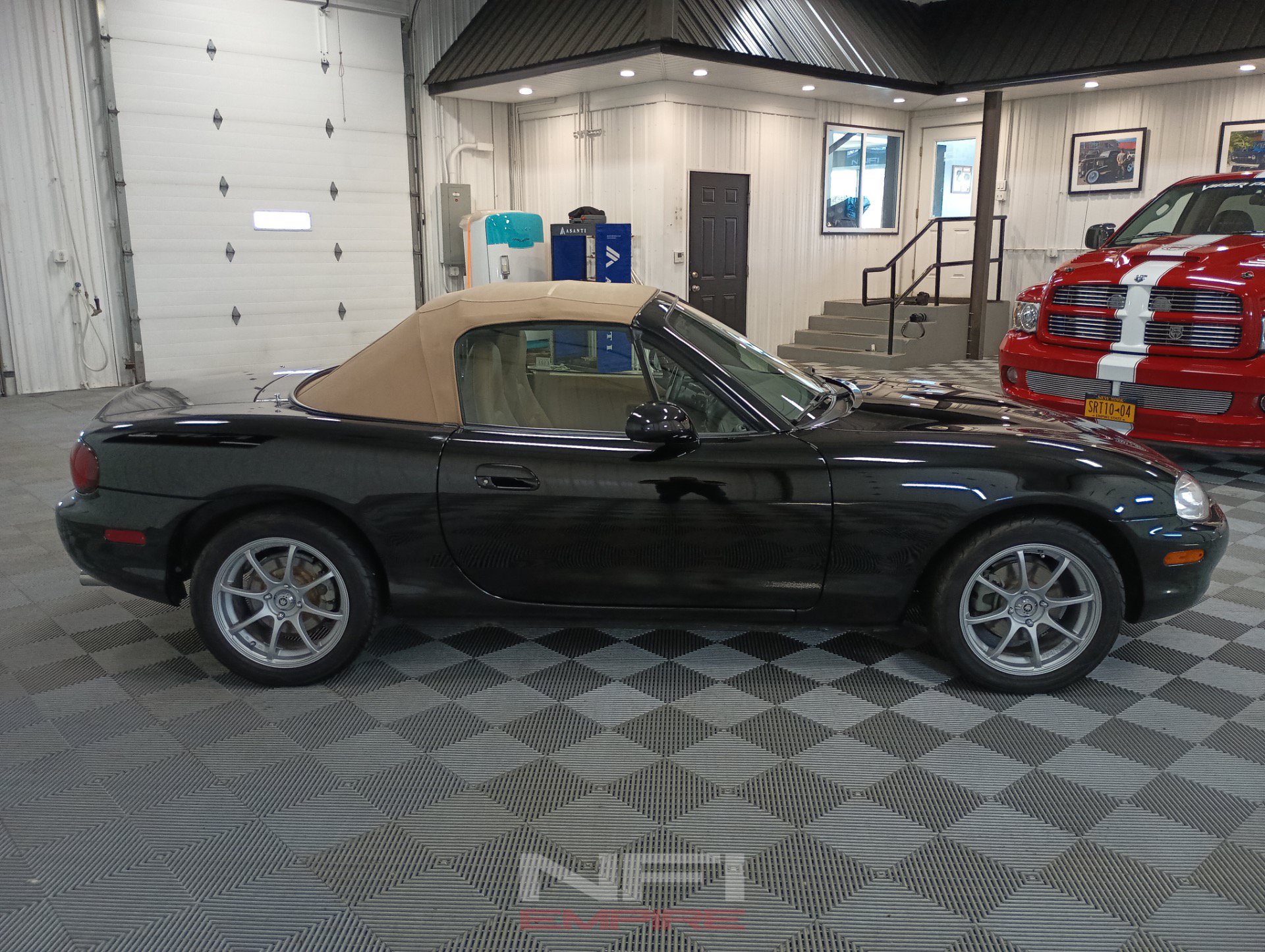 Used 1999 MAZDA MX-5 Miata RWD image 13