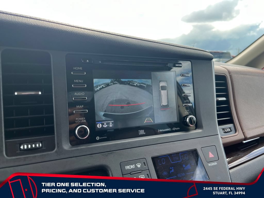 Used 2018 Toyota Sienna Limited Premium FWD image 32