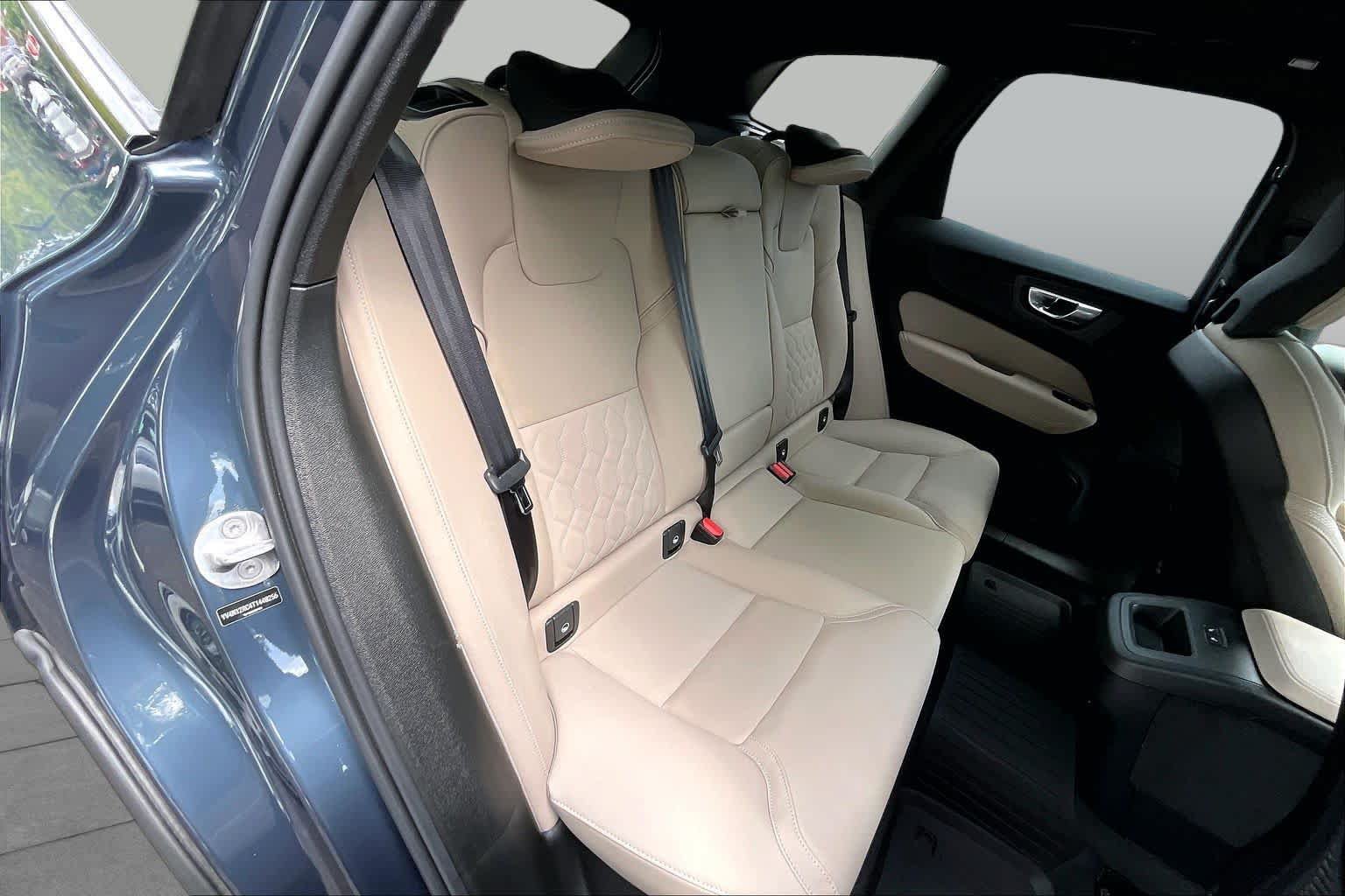 Used 2026 Volvo XC60 B5 Plus w/ Climate Package AWD/4WD image 19