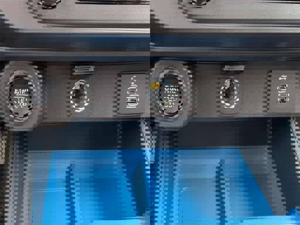 New 2025 Ford Maverick XLT image 31