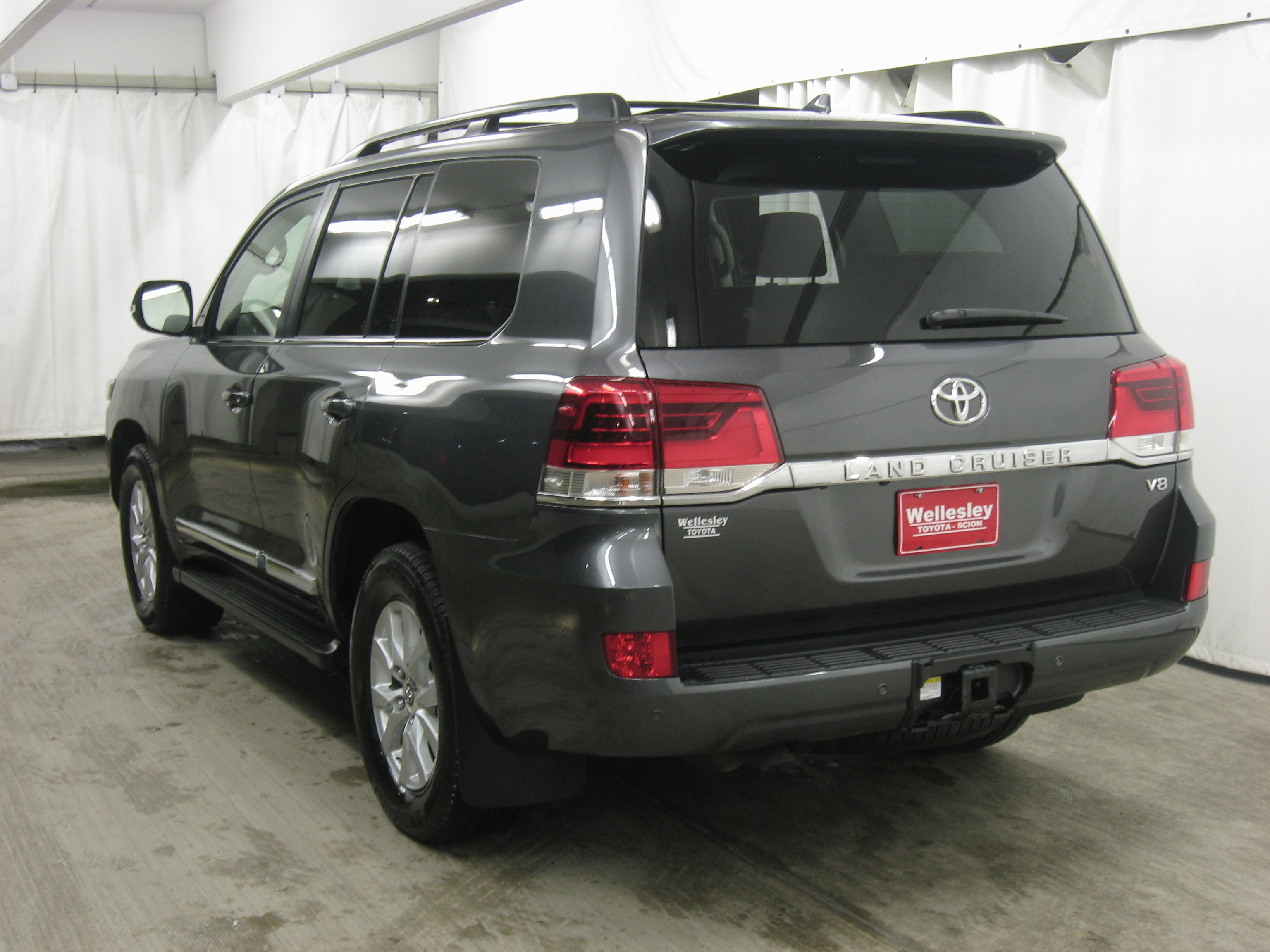Certified 2017 Toyota Land Cruiser image 30