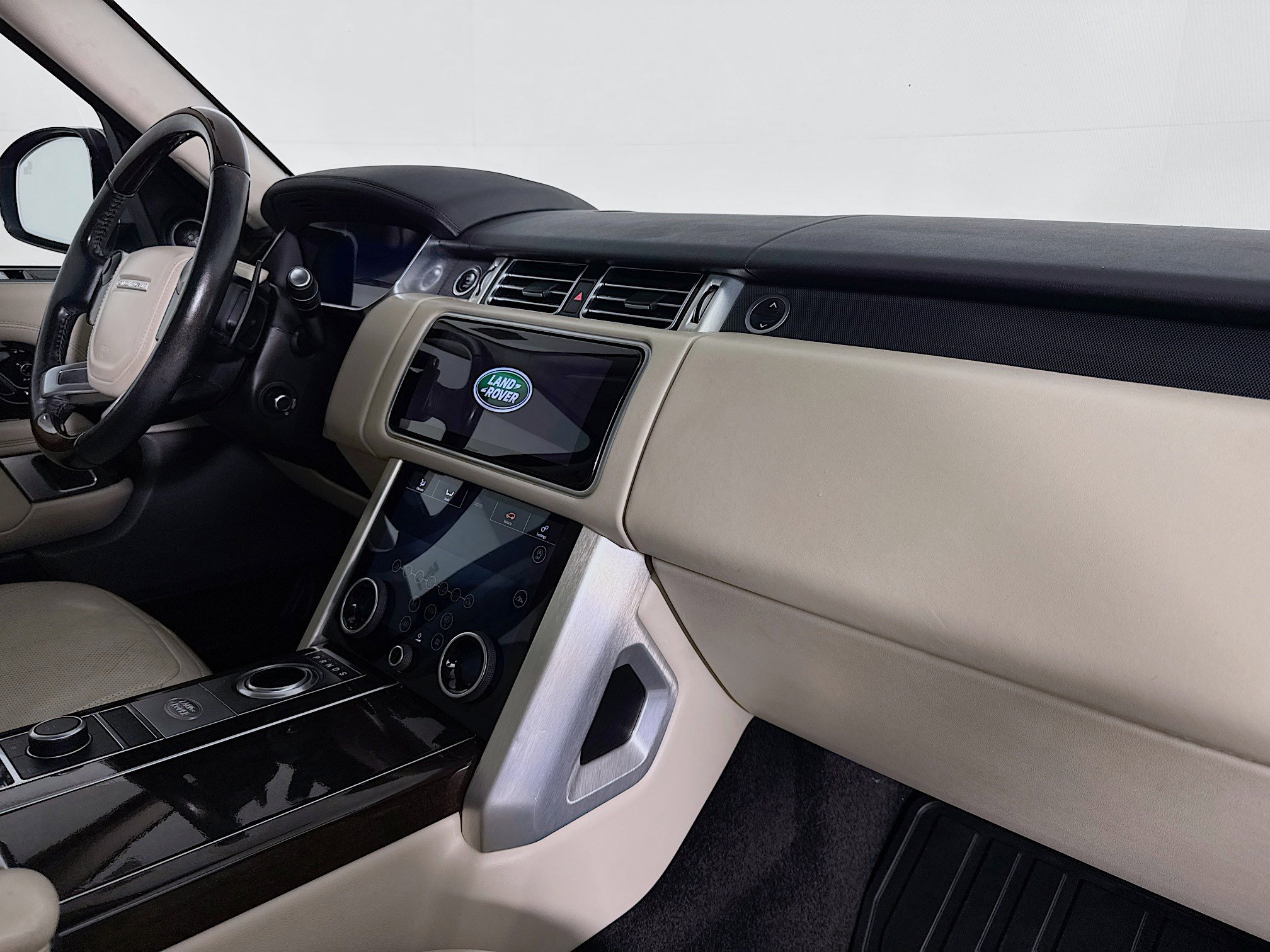 Used 2019 Land Rover Range Rover Long Wheelbase Supercharged AWD/4WD image 29