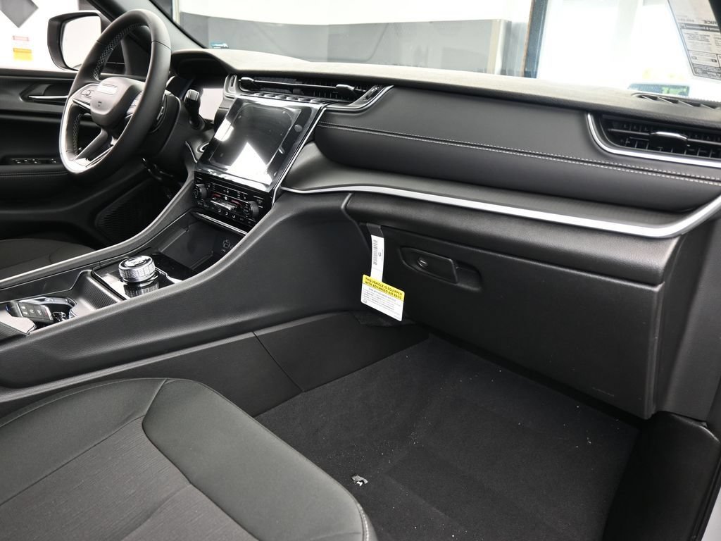 New 2026 Jeep Grand Cherokee Laredo X RWD image 39