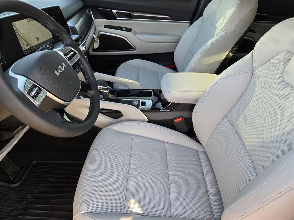 New 2025 Kia Telluride S image 9