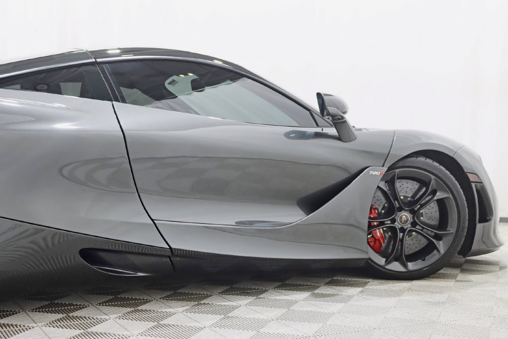 Used 2018 McLaren 720S Performance RWD image 19