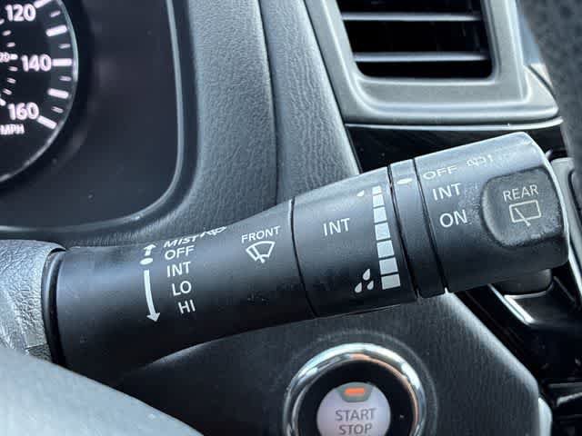 Used 2020 Nissan Pathfinder S FWD image 26