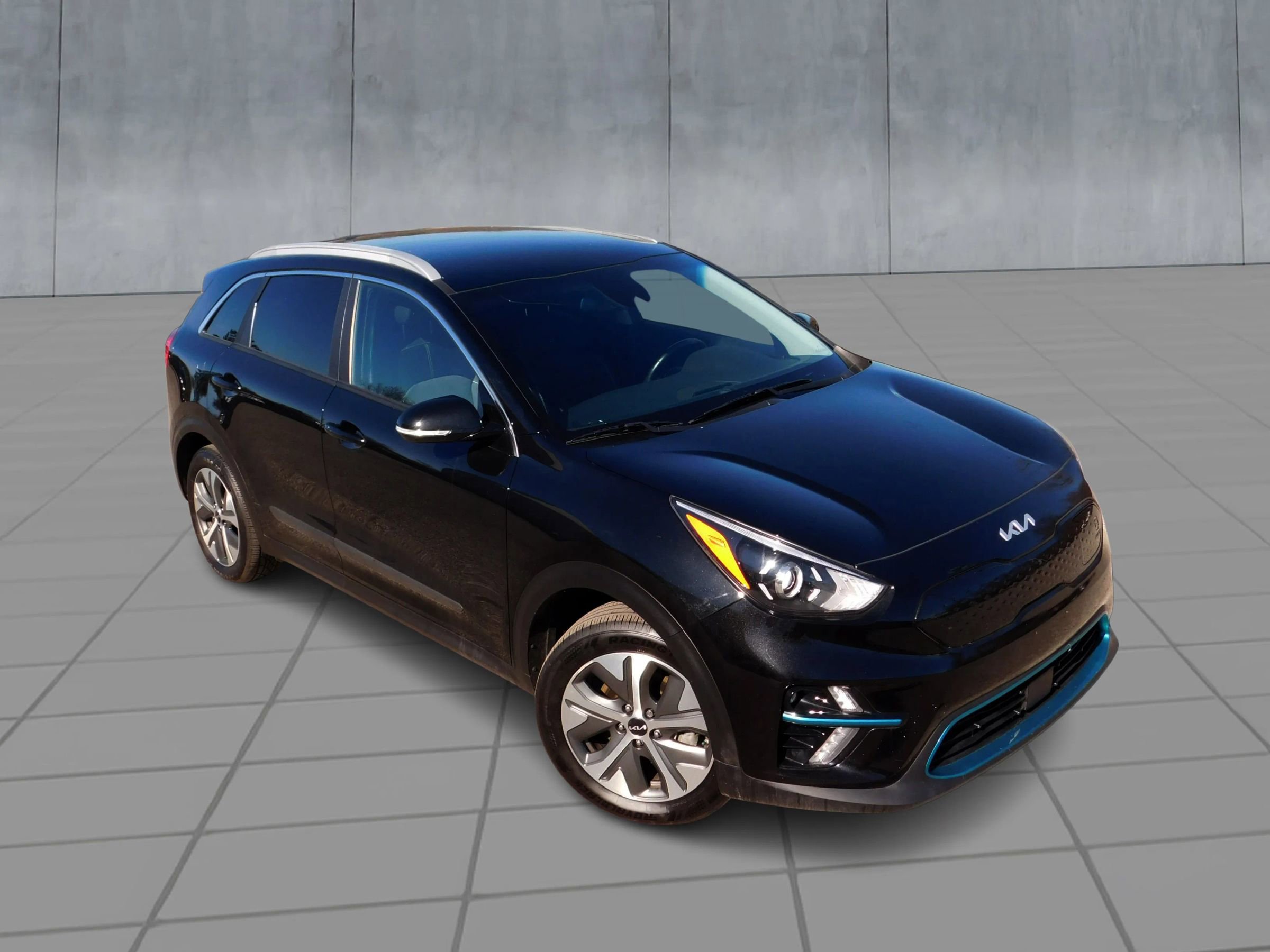 Used 2022 Kia Niro EX w/ Cold Weather Package image 2