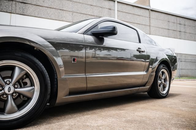 Used 2005 Ford Mustang GT Premium RWD image 27