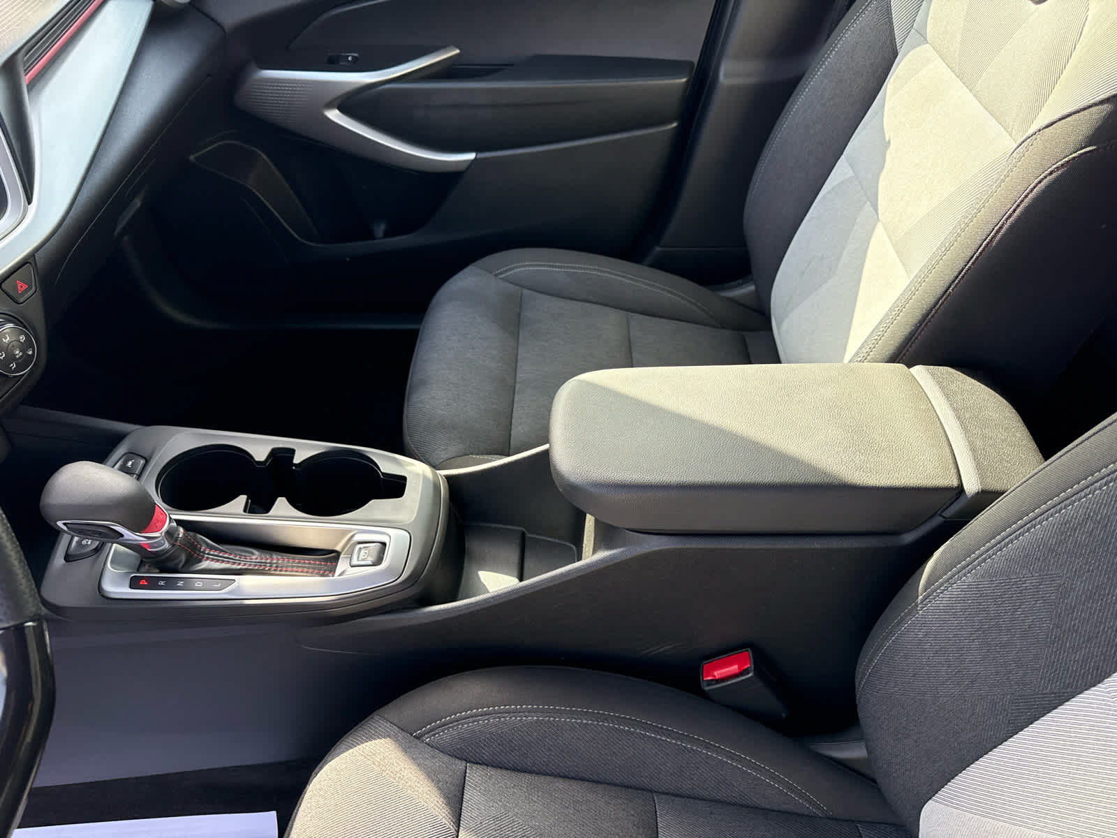 Certified 2024 Chevrolet Trax RS FWD image 19