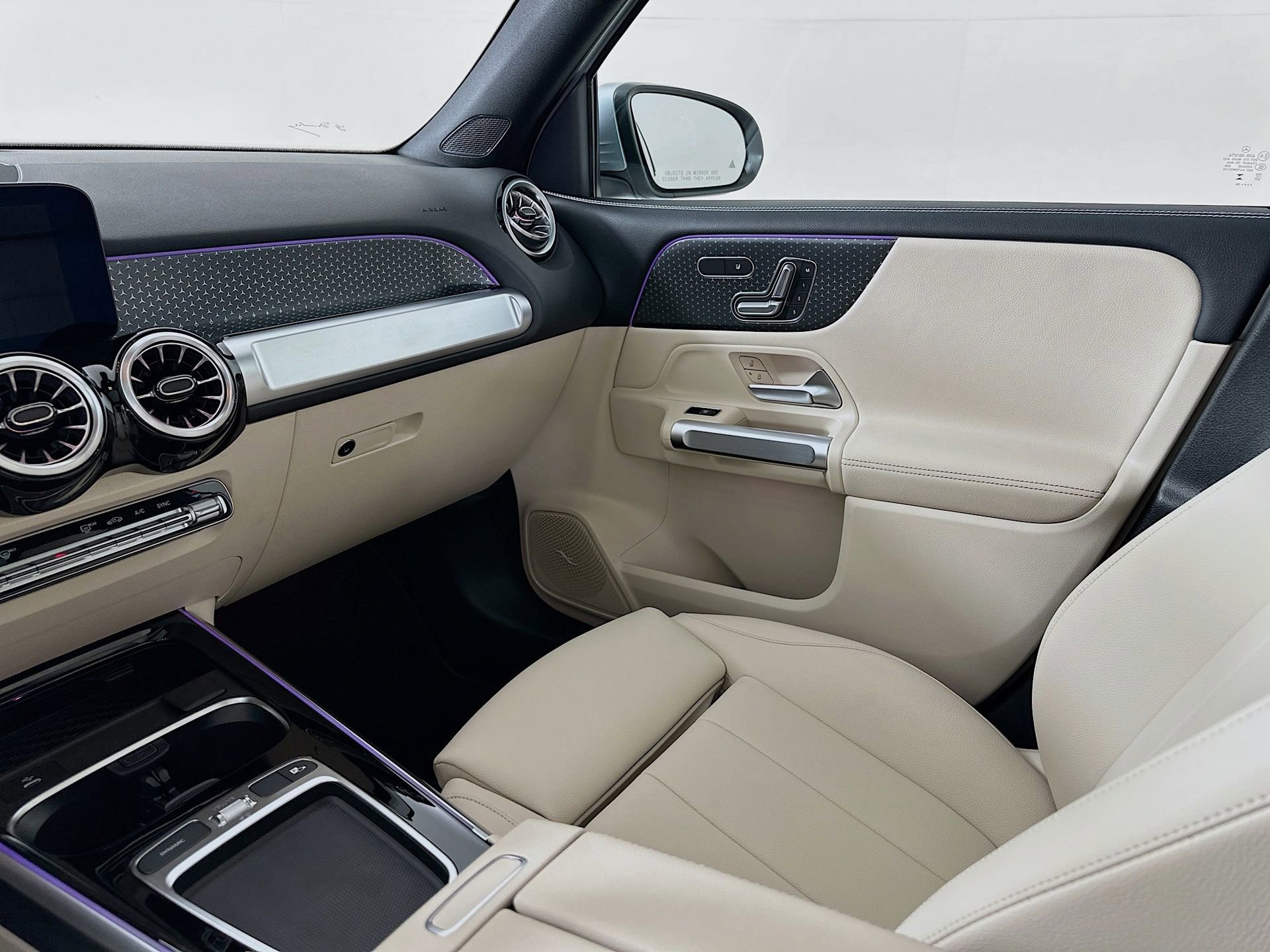 Used 2024 Mercedes-Benz GLB 250 image 25