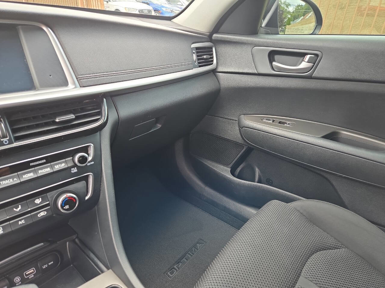 Used 2020 Kia Optima LX image 39