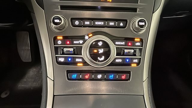 Used 2018 Lincoln MKZ Reserve w/ Climate Package FWD image 21