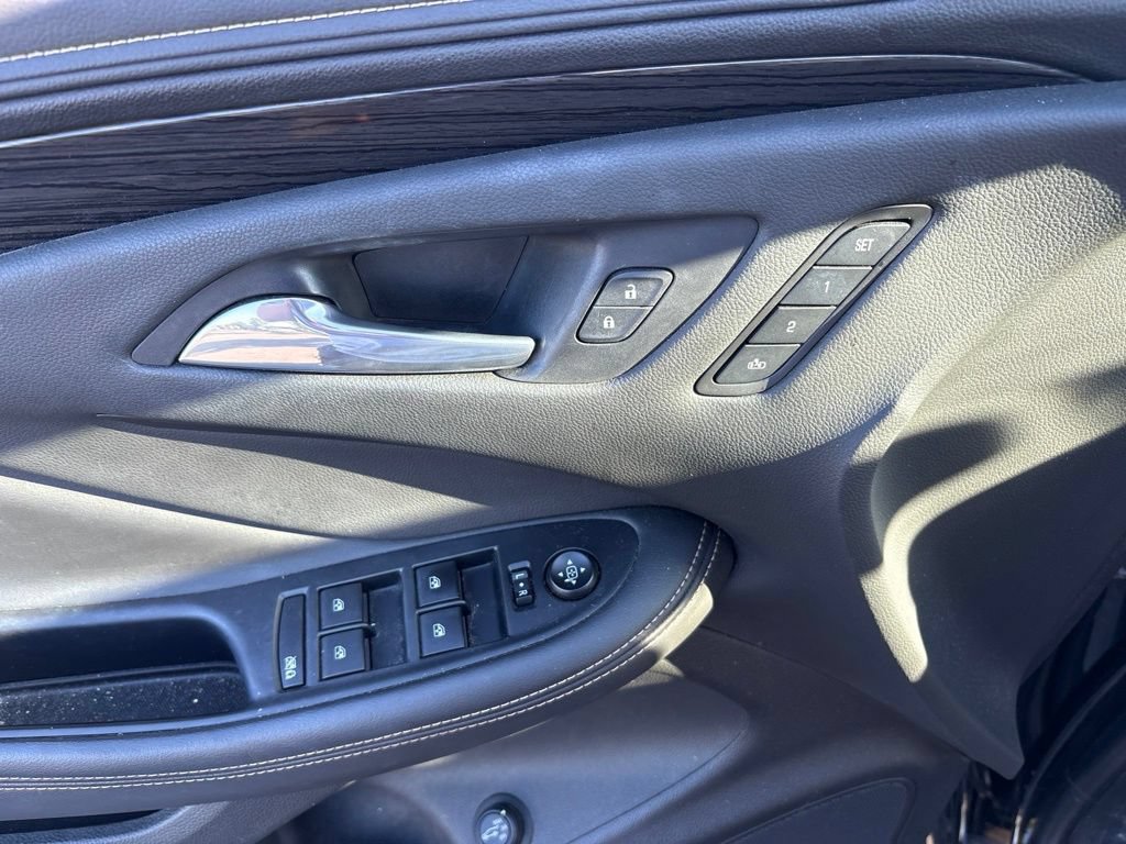 Used 2017 Buick Envision Essence FWD image 15