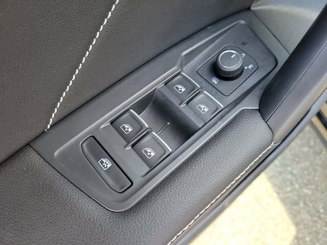 Certified 2023 Volkswagen Tiguan SE R-Line FWD image 14