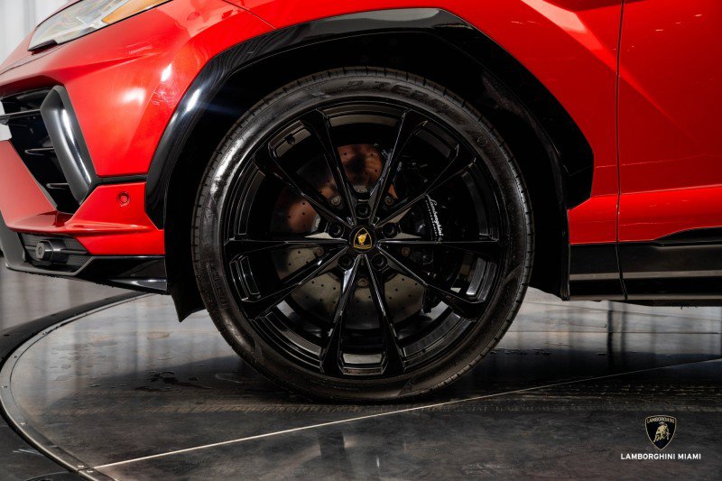 Used 2023 Lamborghini Urus S image 11