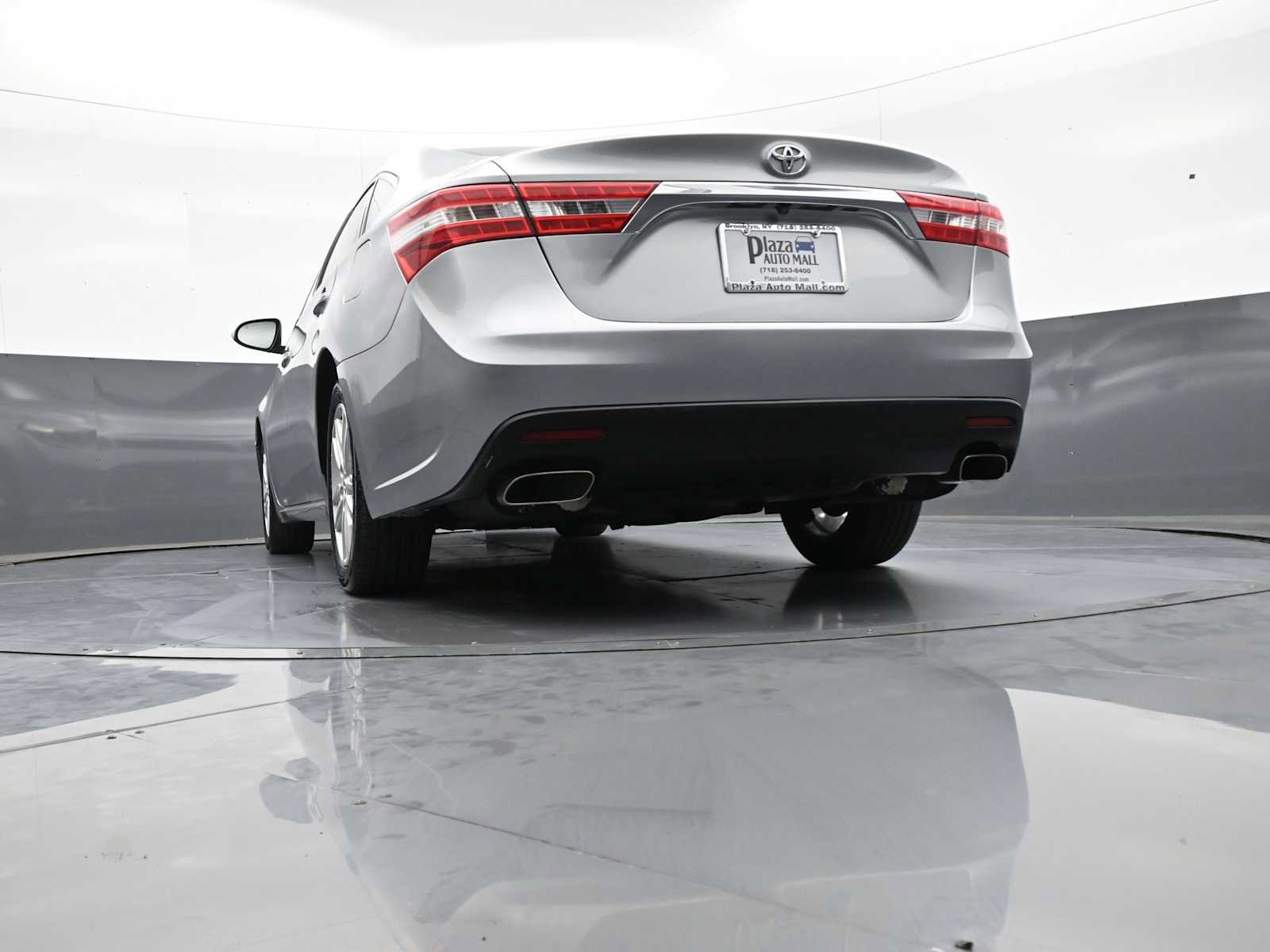 Used 2015 Toyota Avalon XLE FWD image 29