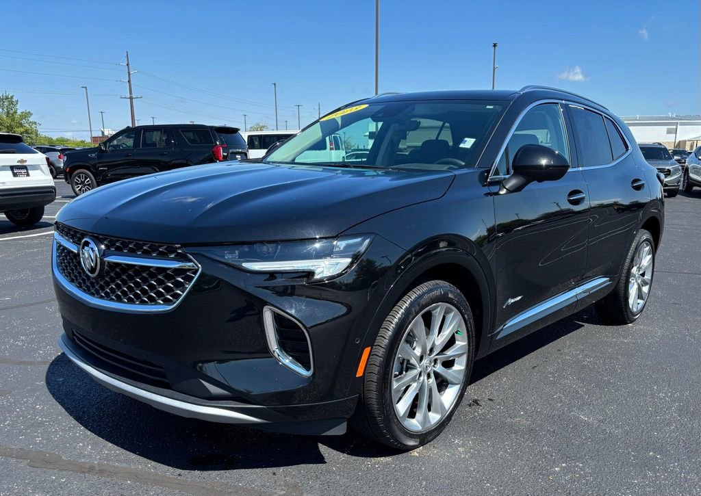 Used 2023 Buick Envision Avenir FWD image 3