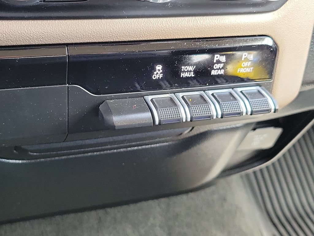 Used 2022 RAM 1500 Laramie AWD/4WD image 30