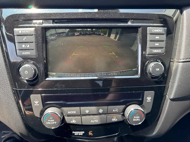 Used 2020 Nissan Rogue SV AWD/4WD image 16