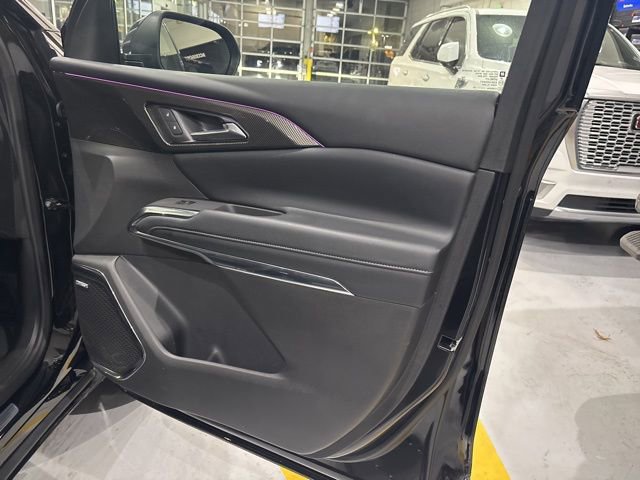 Used 2025 Chevrolet Traverse High Country w/ LPO, Floor Liner Package AWD/4WD image 35