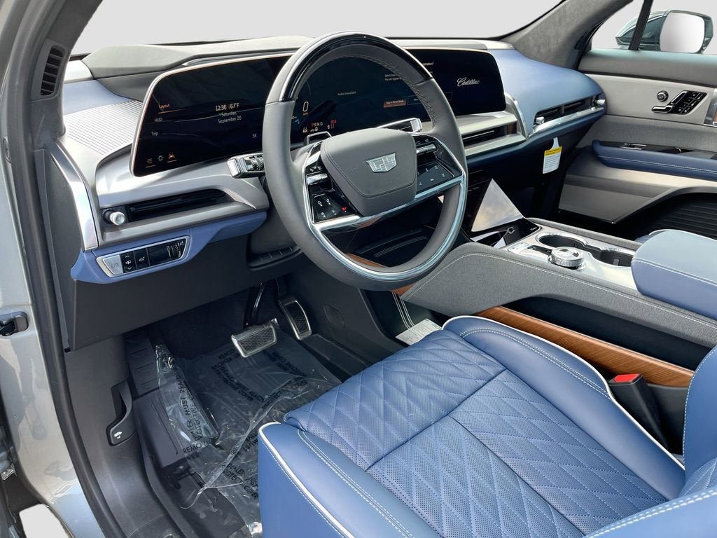 New 2026 Cadillac Vistiq Premium Luxury w/ LPO, Floor Liner Package image 9