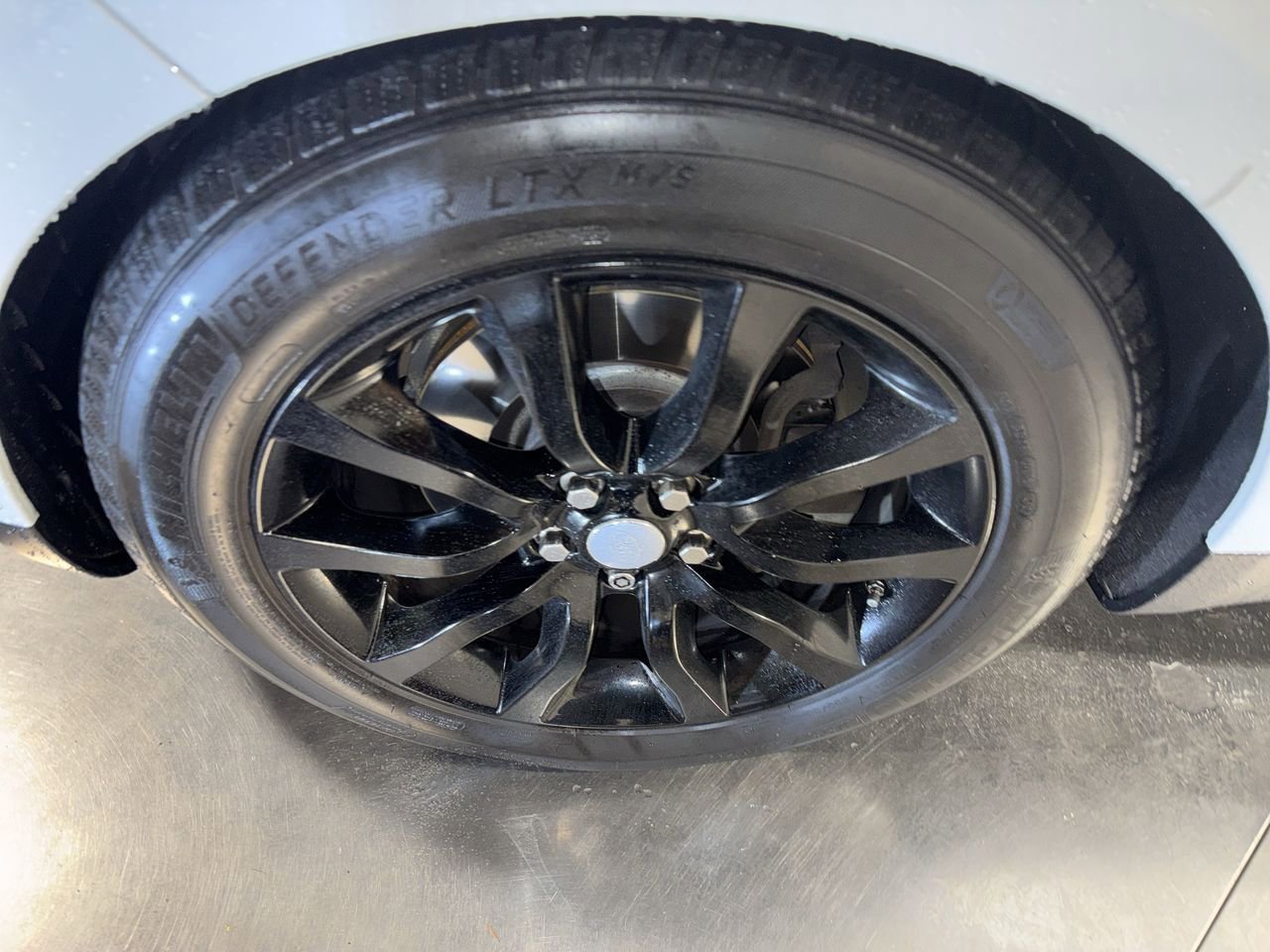 Used 2017 Land Rover Range Rover Sport HSE image 10