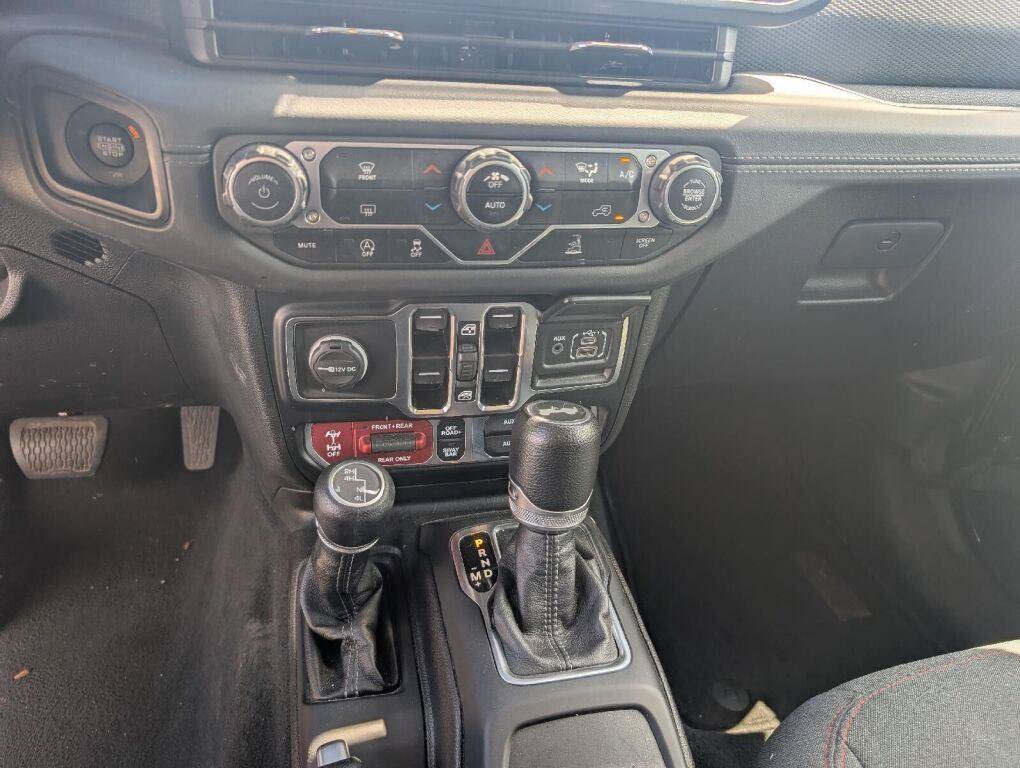 Used 2024 Jeep Wrangler Unlimited Rubicon AWD/4WD image 37