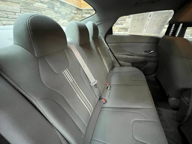 Used 2023 Hyundai Elantra Blue FWD image 32