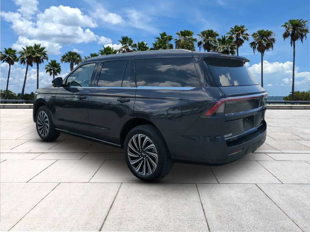 Used 2025 Lincoln Navigator Black Label AWD/4WD image 7