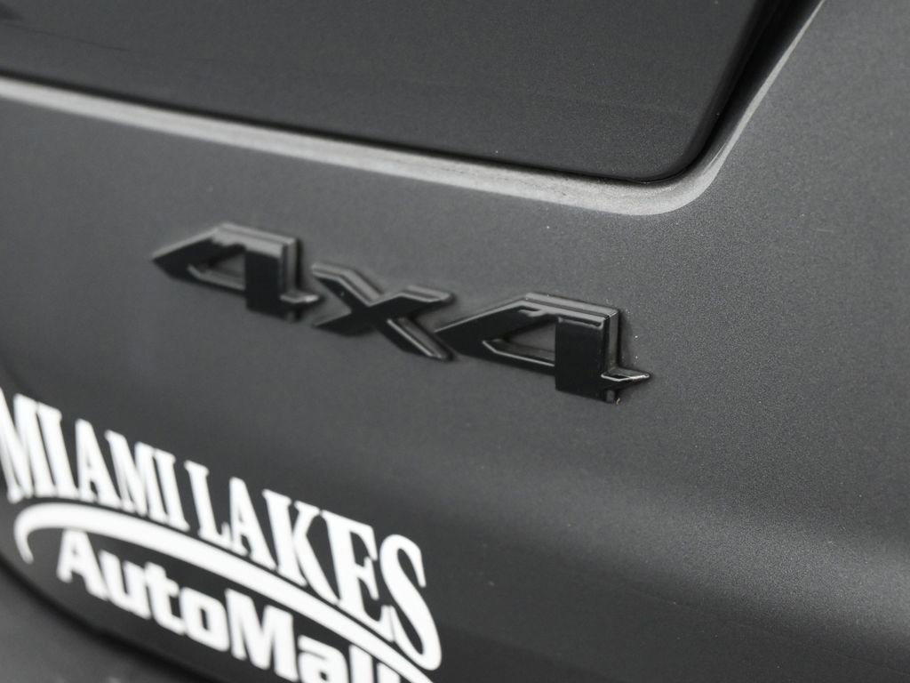 Used 2023 Jeep Grand Cherokee L Laredo AWD/4WD image 34