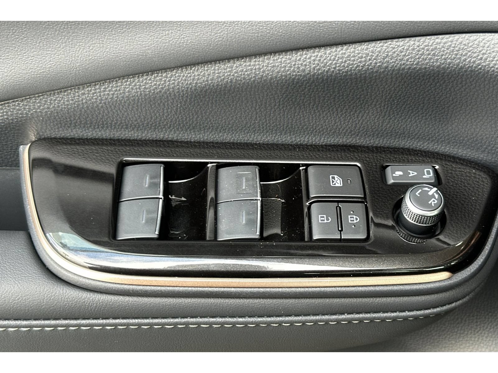 New 2026 Toyota Crown Platinum AWD/4WD image 12