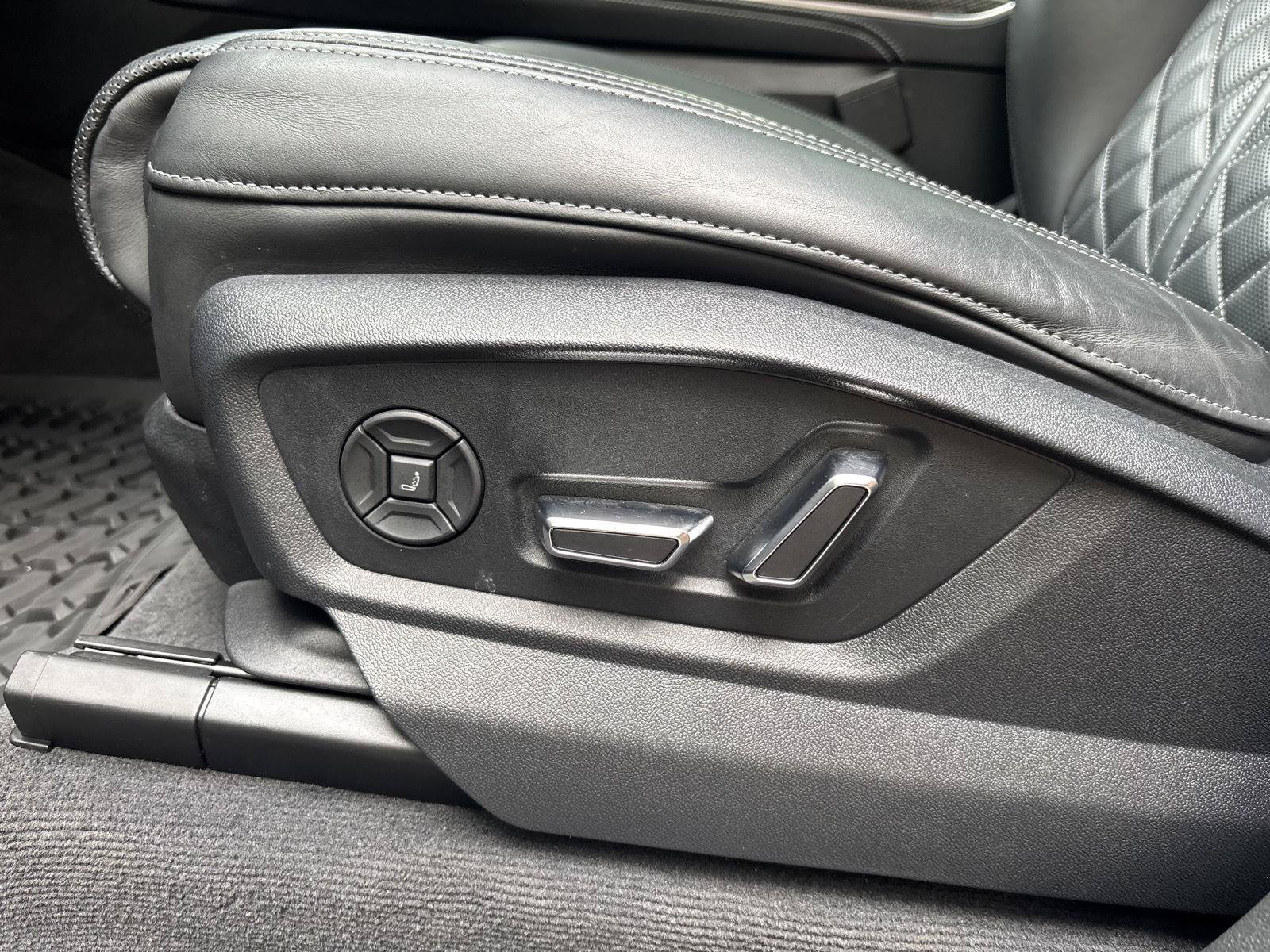 Used 2023 Audi SQ7 Prestige AWD/4WD image 15