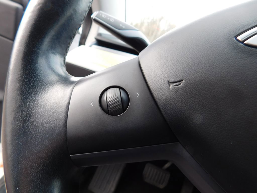 Used 2018 Tesla Model 3 Long Range image 21