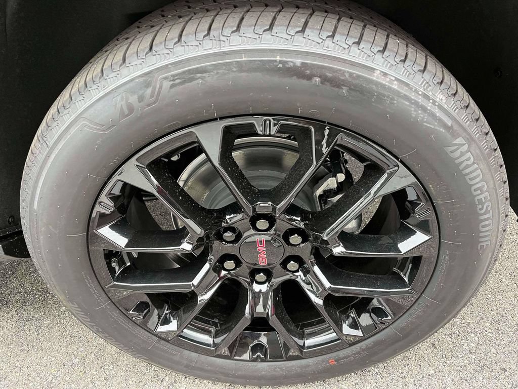 New 2026 GMC Yukon XL Denali w/ Sun & Power Step Package AWD/4WD image 11