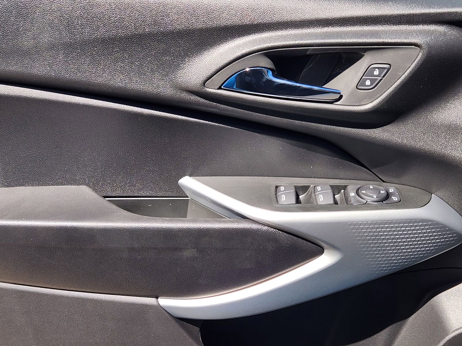 New 2026 Chevrolet Trax LS w/ LS Convenience Package image 19