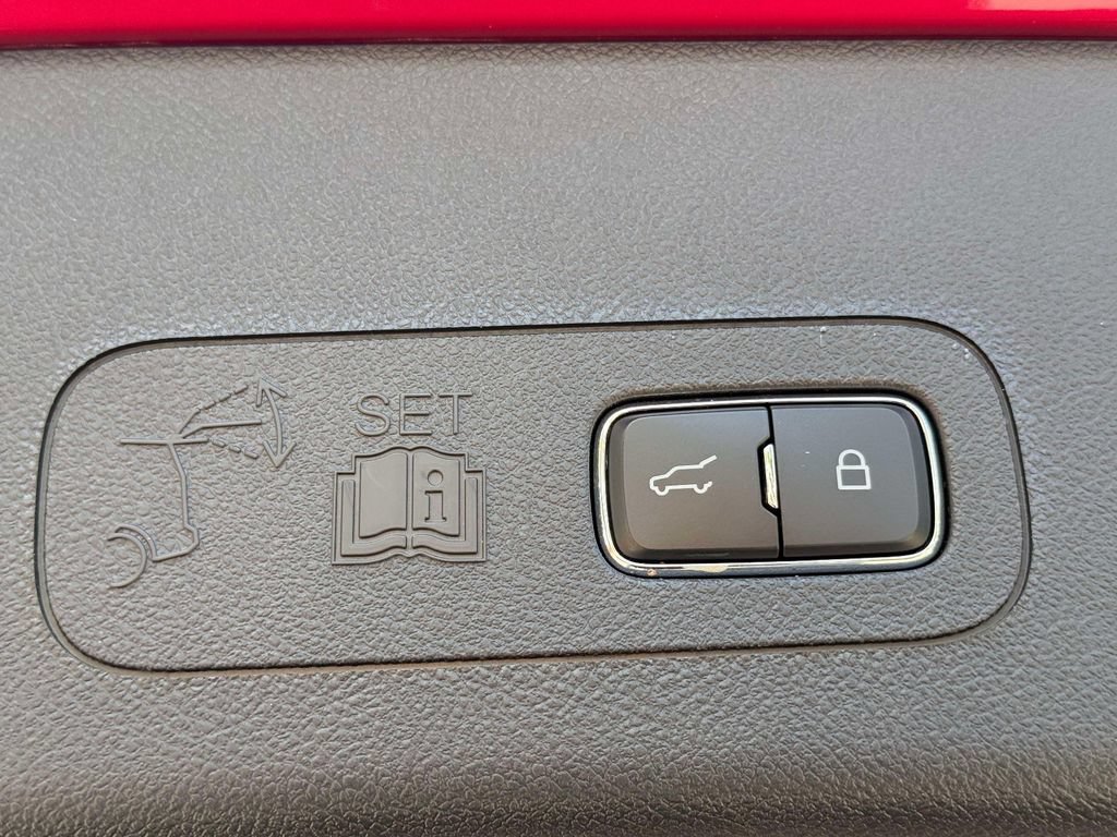 Used 2026 Lincoln Aviator AWD image 19