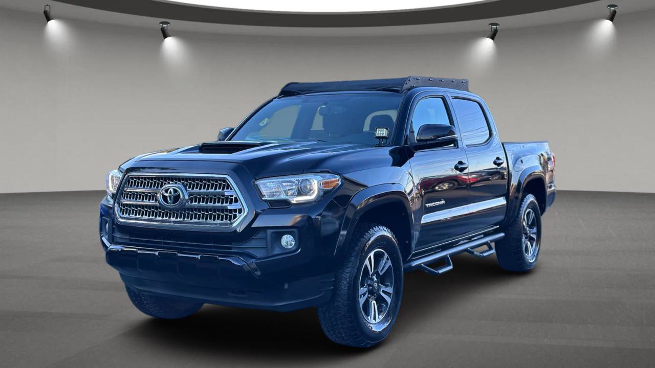 Used 2016 Toyota Tacoma TRD Sport w/ Towing Package AWD/4WD image 3