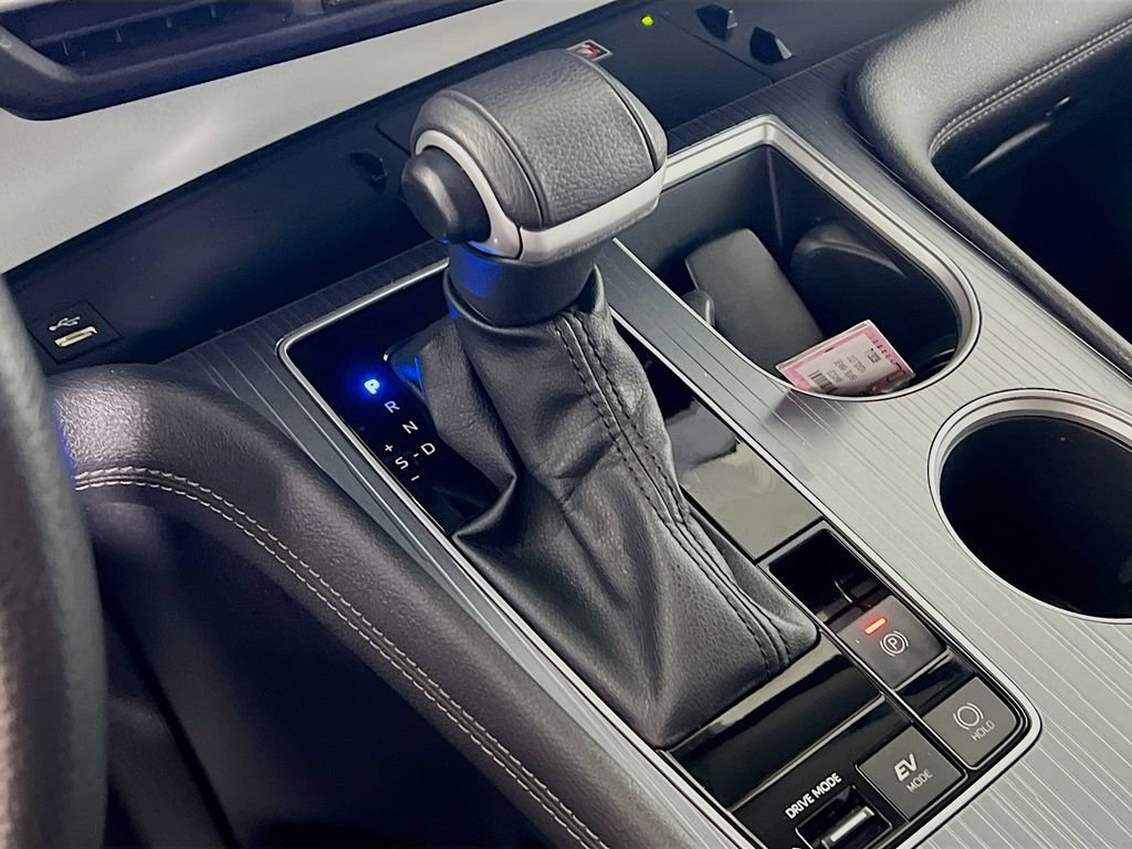 Certified 2025 Toyota Sienna XLE FWD image 15
