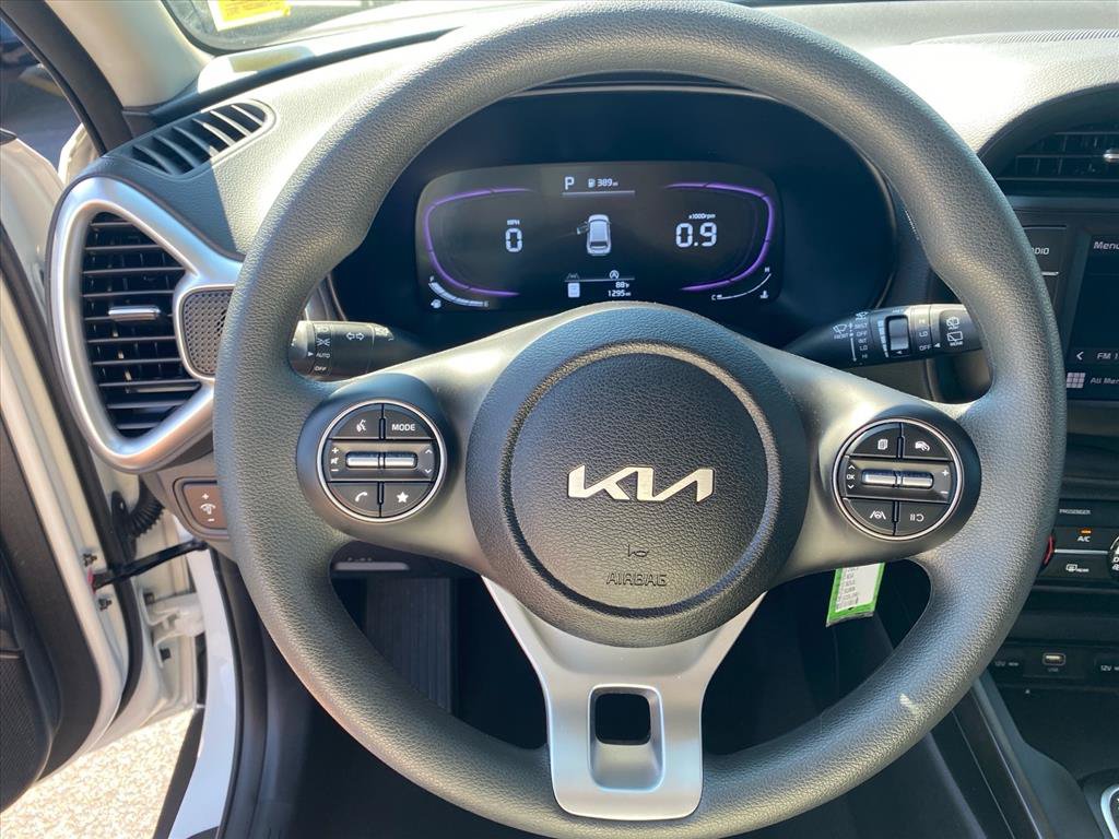 Certified 2025 Kia Soul LX FWD image 11