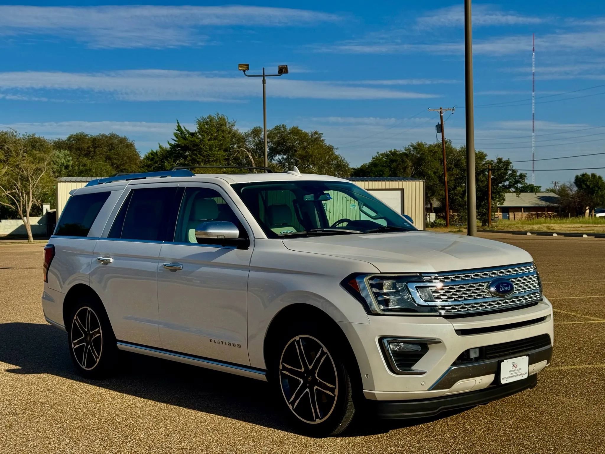 Used 2018 Ford Expedition Platinum image 3