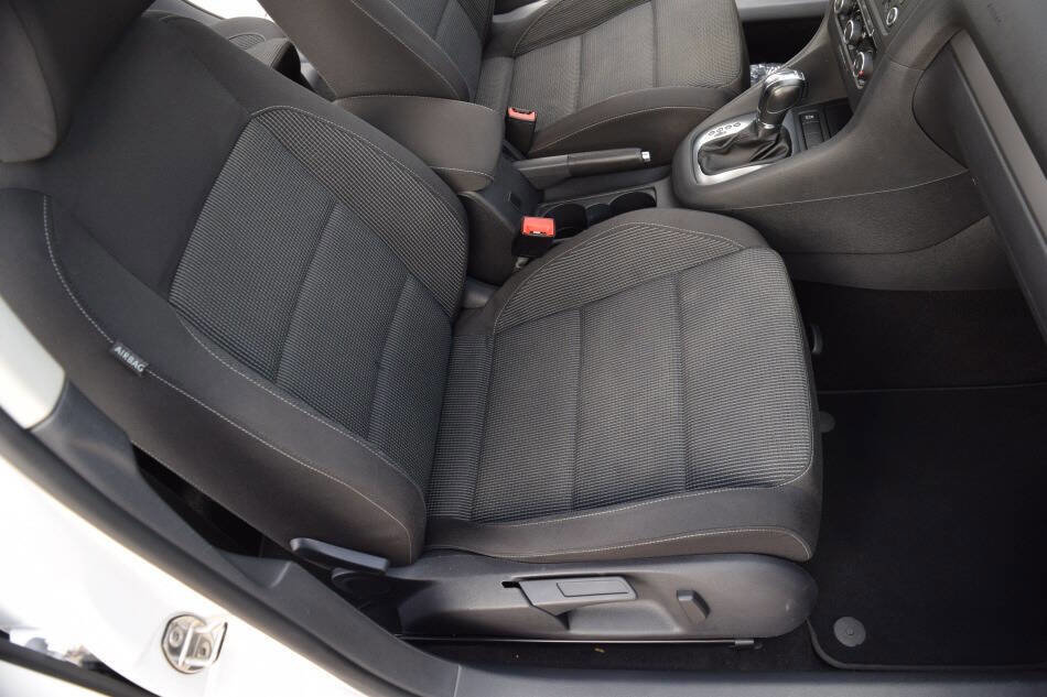 Used 2013 Volkswagen Golf TDI image 54