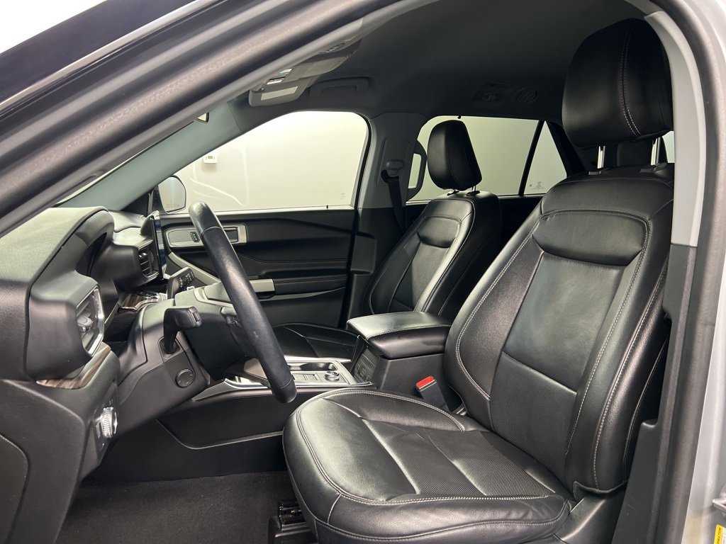Used 2022 Ford Explorer Limited w/ Equipment Group 301A image 27