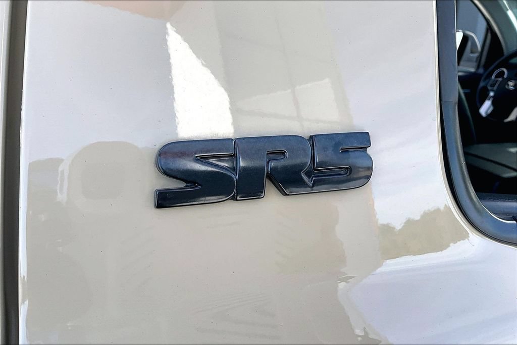 Certified 2019 Toyota Tundra SR5 w/ SR5 Upgrade Package AWD/4WD image 26