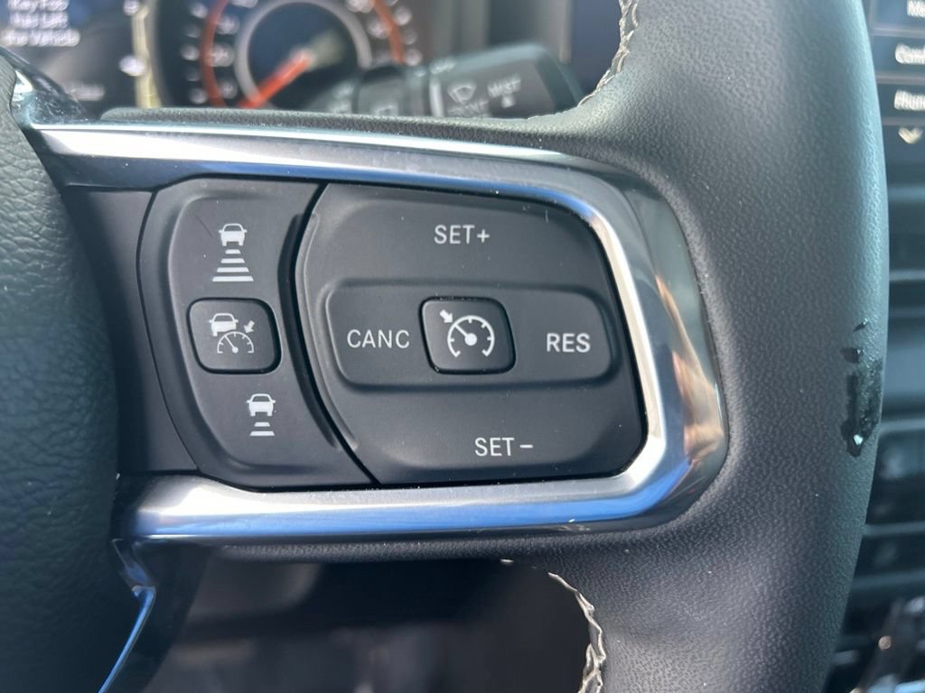 Used 2025 Jeep Wrangler Unlimited Sahara AWD/4WD image 43