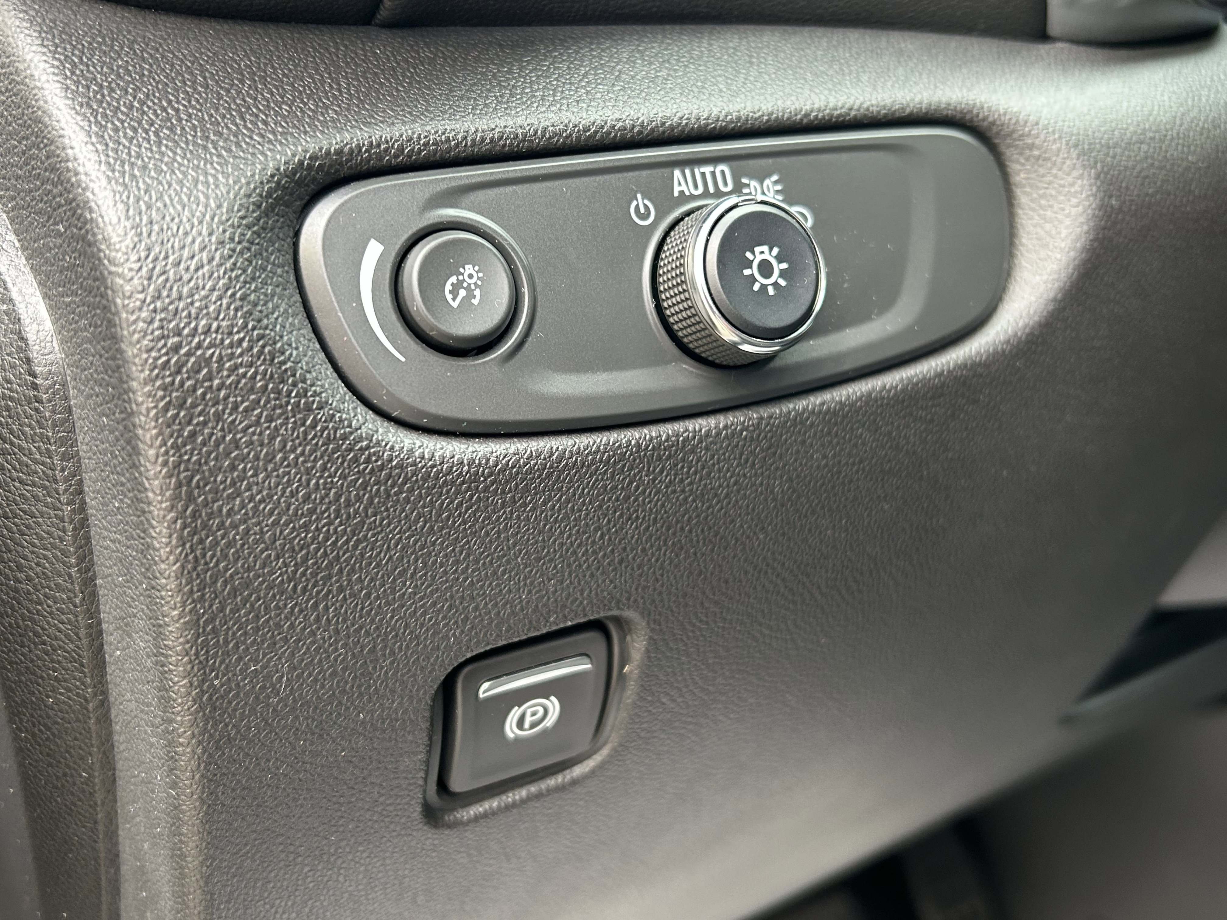 Used 2025 Chevrolet Blazer LT image 14